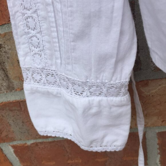 White Vintage top with Cut Out Details Size 16/18 - Picture 4 of 8